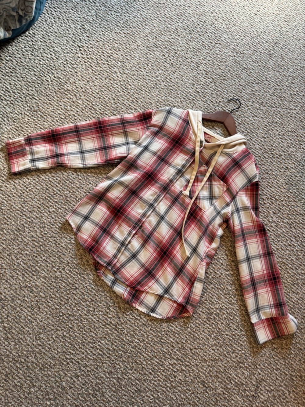 Women’s Plaid Hooded Shirt - Red & Cream
